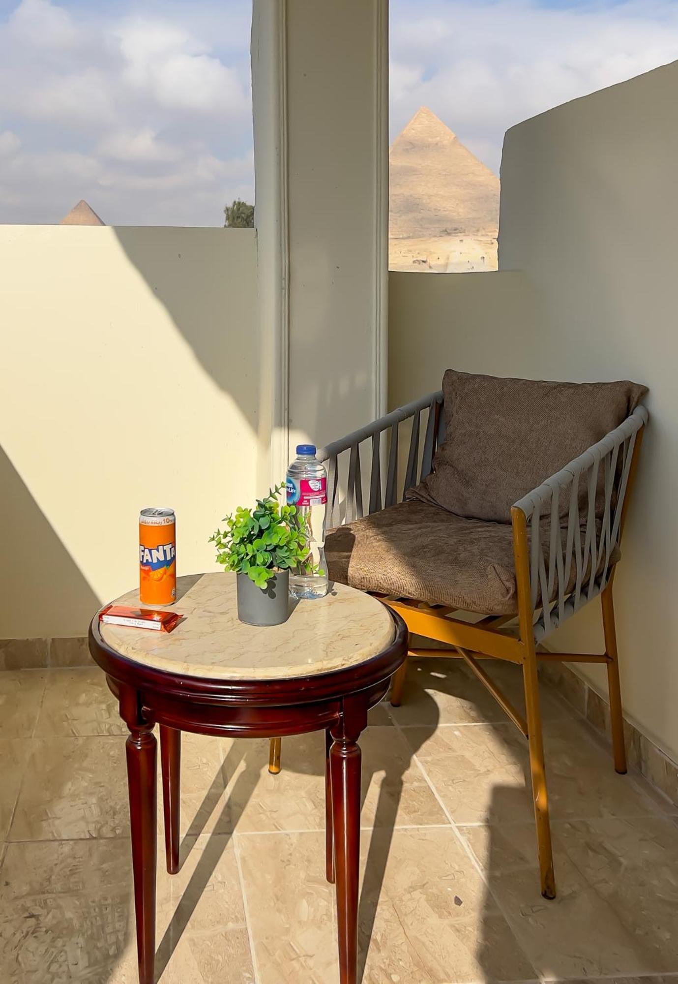 Pyramids Vista Inn Kafrat al Jabal Luaran gambar
