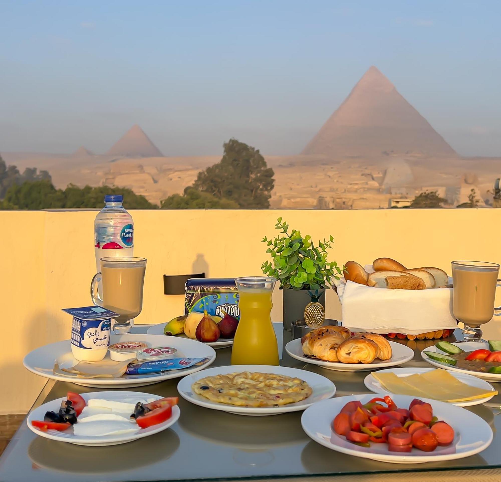 Pyramids Vista Inn Kafrat al Jabal Luaran gambar