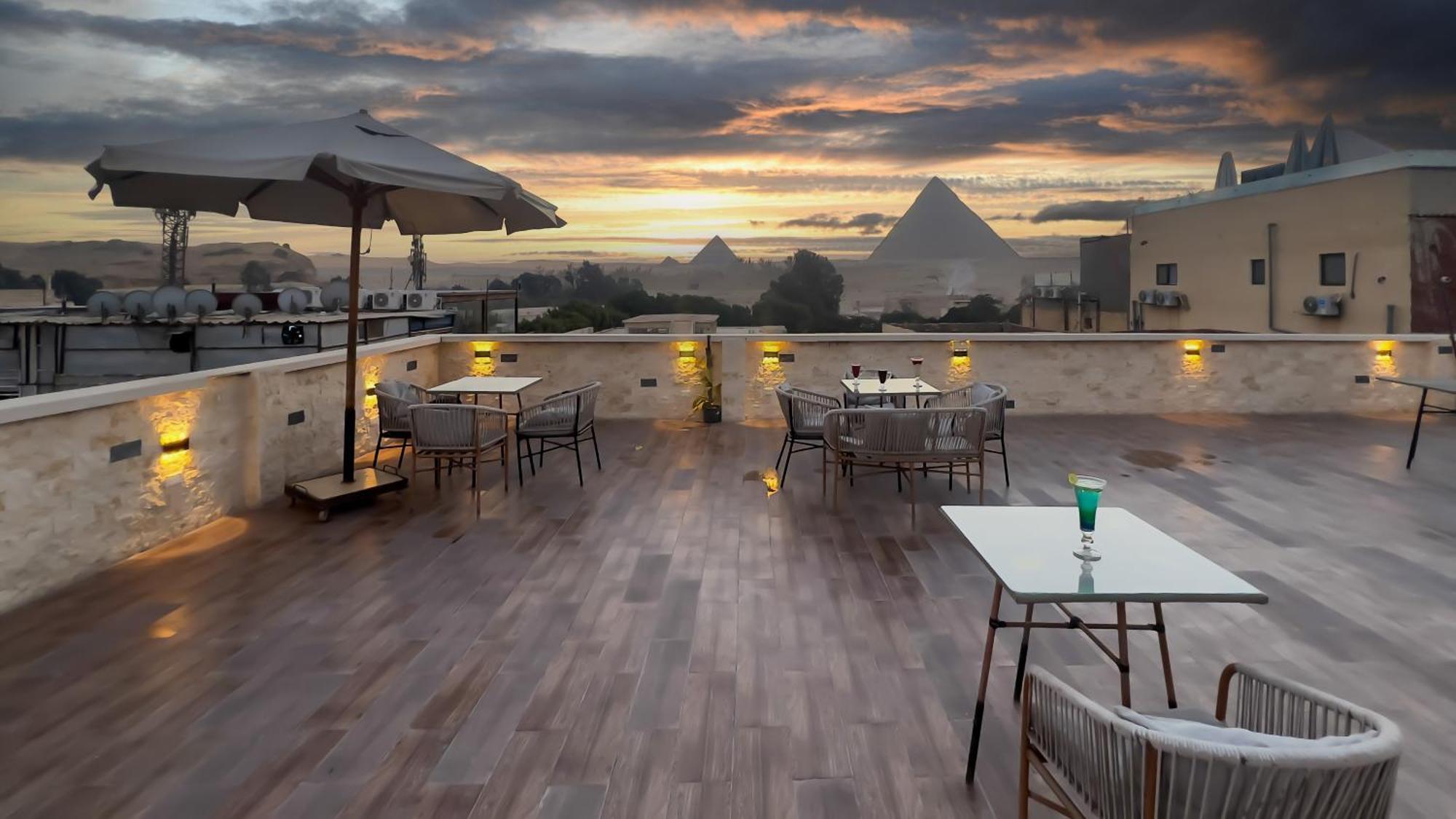 Pyramids Vista Inn Kafrat al Jabal Luaran gambar