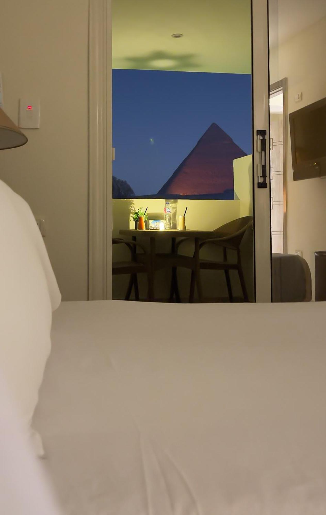 Pyramids Vista Inn Kafrat al Jabal Luaran gambar